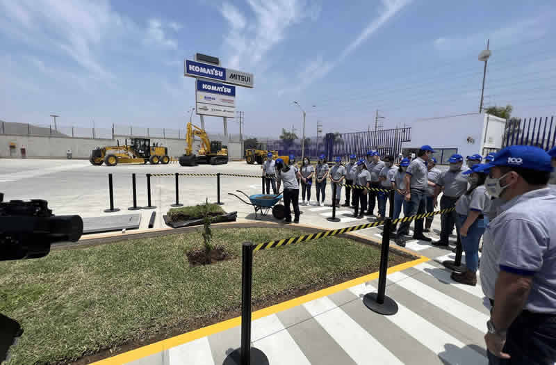 KOMATSU conmemoró  100 años de operaciones con cápsula del tiempo